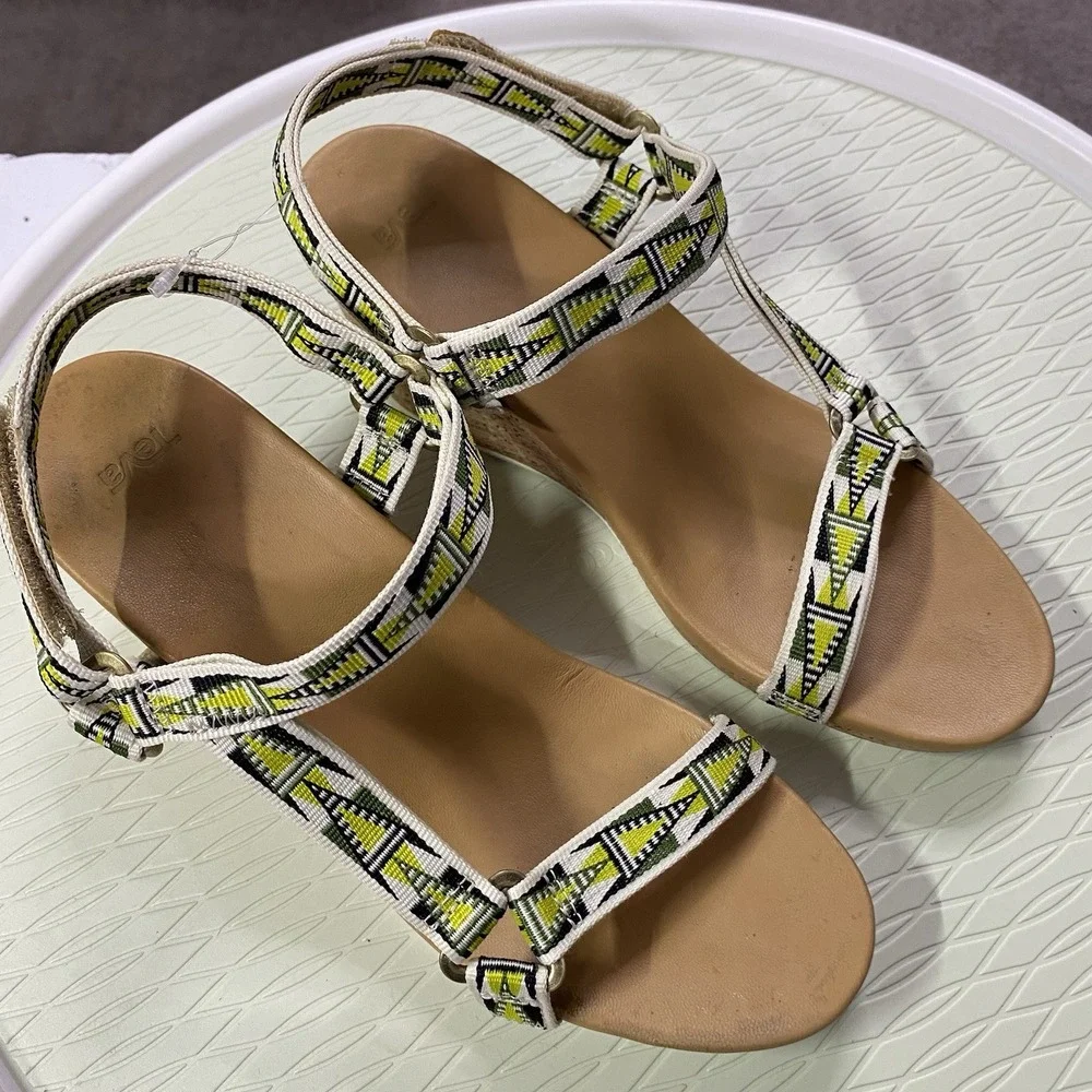 TEVA SANDALS, Women Wedge-comfort-White/yellow/black SZ 8M-Pre-owned Good‎ Cond.